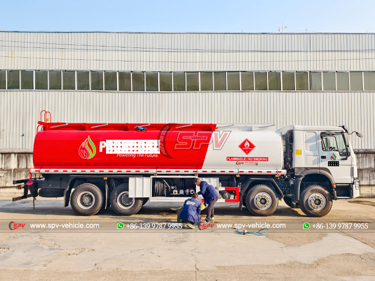 HOWO 30,000 Litres Fuel Bowser - Pumping Fuel Test
